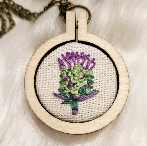 NIB Scottish Thistle Necklace Petit Point - Picture 2 of 4